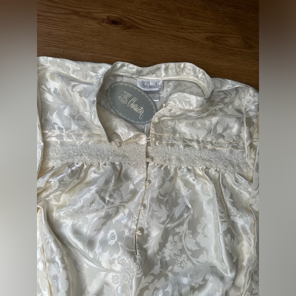 Women’s new cream house gown robe‎ size medium - Picture 3 of 9